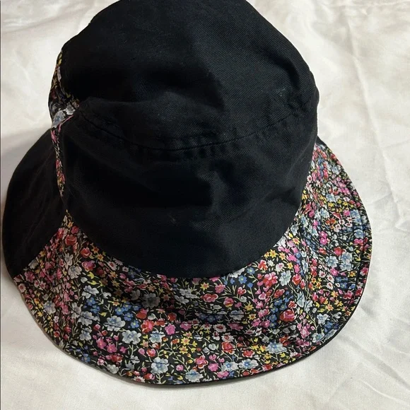 Vans Black and Floral Bucket Hat - Picture 2 of 11